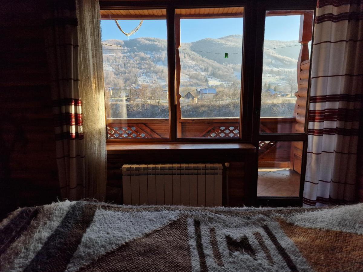 Гуцульська Хата Hotell Jaremtje Exteriör bild