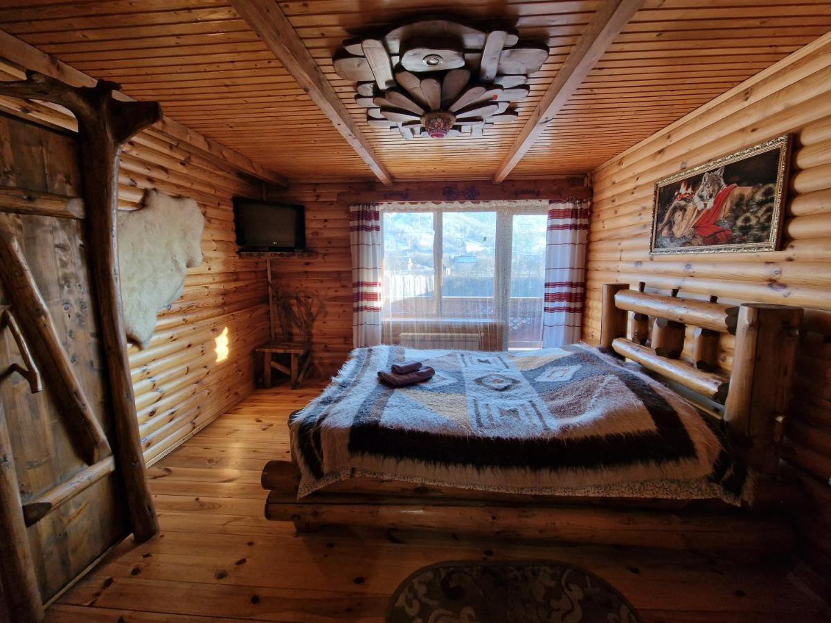 Гуцульська Хата Hotell Jaremtje Exteriör bild